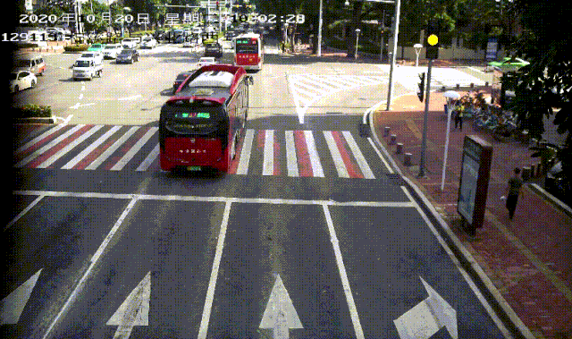 珠海交警|珠海男子连续两次右转过红灯路口，却被判为冲红灯！很多人都在犯！