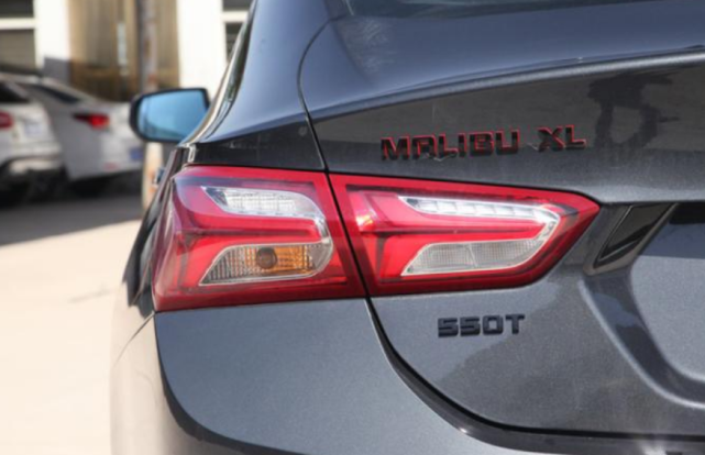 瑞纳■迈锐宝XL：都跌到卡罗拉价了，还是B级车，还不比朗逸香？