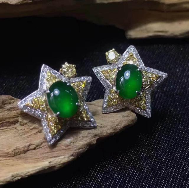 翡翠：翡翠戒指价格高昂，不小心磨花了怎么办？补救不难但一定要及时