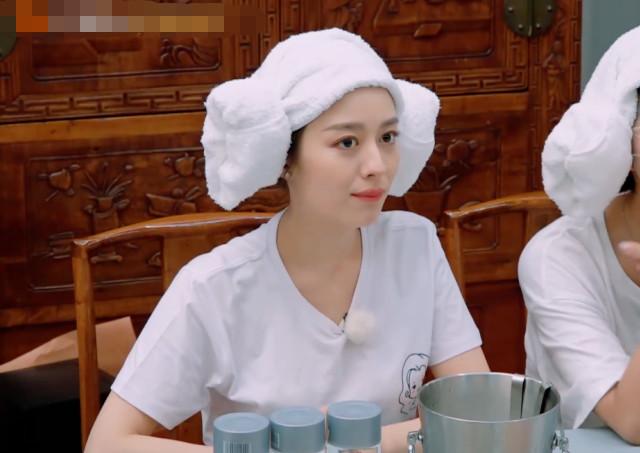 吉娜·爱丽丝|怪不得吉娜看着总是“楚楚可怜”，细节都在眼线上，太心机了