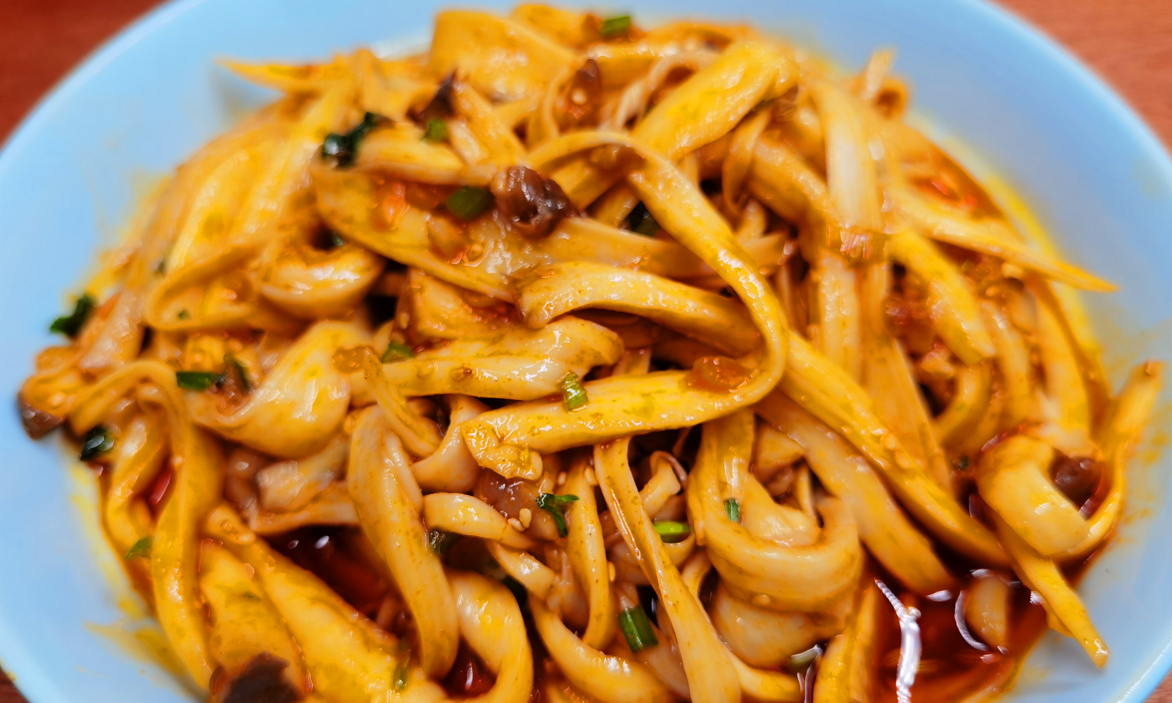 「杏鲍菇」春天碰到这菜别手软，口感似鲍鱼，上锅一蒸，鲜到流口水，比肉香