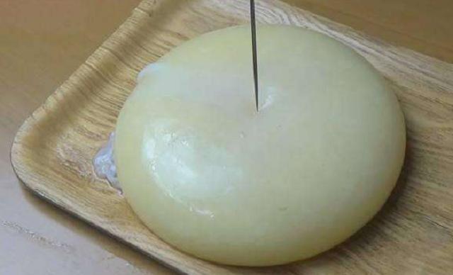 章鱼|这海鲜在日本人人都爱吃，但扎破之后，中国网友表示：完全没食欲