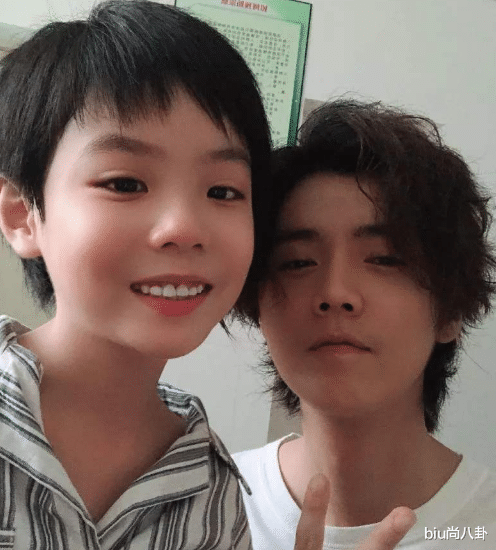 鹿晗|邓超为追《穿越火线》,找鹿晗剧透惨遭拒绝,原因也是让人爆笑