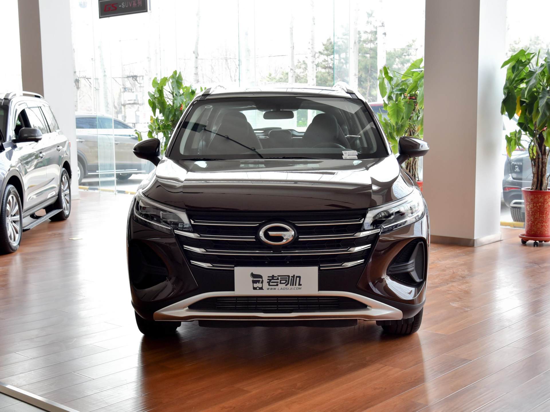 传祺GS4|目标“销量王”哈弗H6，1.5T+6AT，油耗6.8L，你心动了吗？