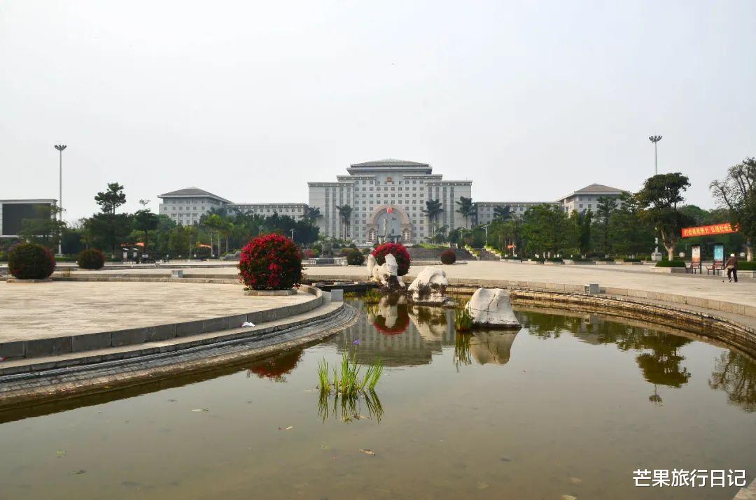 云南：云南有个城市，距离越南155公里，是中国著名的“兵城”