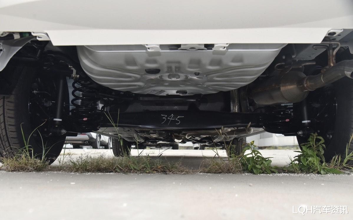 本田飞度|真正的丰田省油王，低至7.38万，油耗4.9L，一公里不到3毛钱