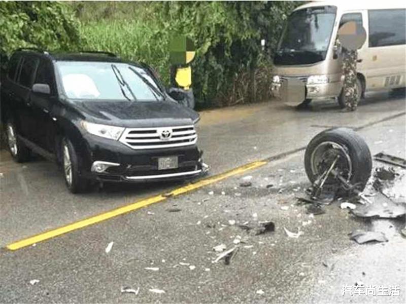 「买车」比亚迪和汉兰达正面碰撞，看到现场车主懵了：到底谁是“公路坦克”？