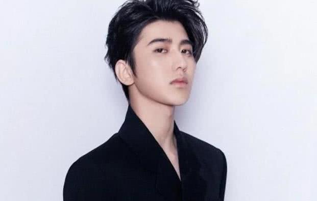 「奔跑吧兄弟」《跑男》即将接档《王牌》成霸屏新综艺，官方海报却留下悬疑