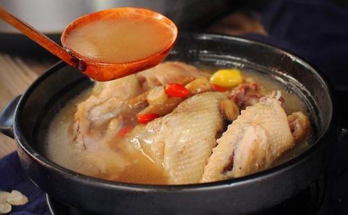 鸡汤|炖鸡时,焯水还是不焯水?好多人不懂,难怪鸡汤不鲜美,不好喝