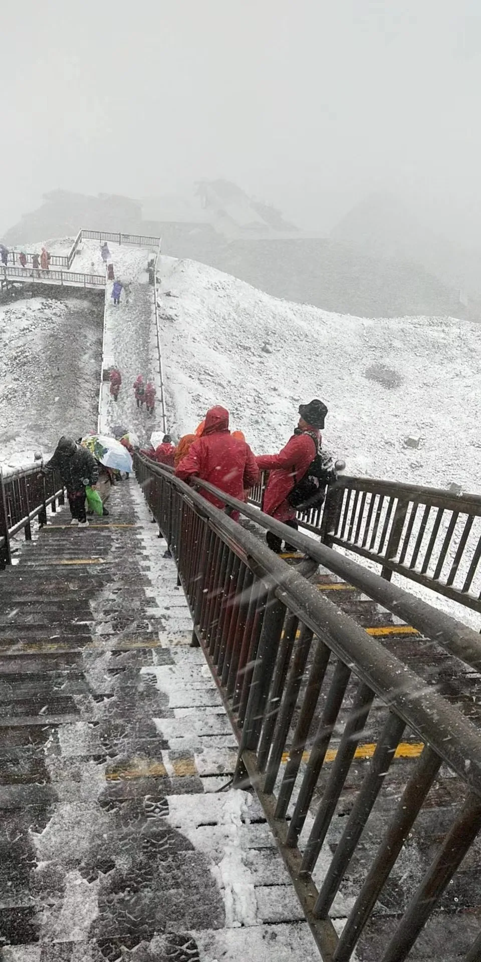 玉龙雪山|下过雪的玉龙雪山，美出天际
