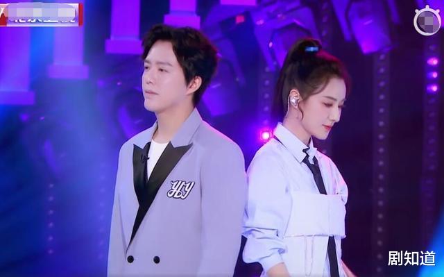 李云迪|《跨界歌王》李云迪偷看歌词，呆萌似小学生，钢琴王子唱歌也逆袭