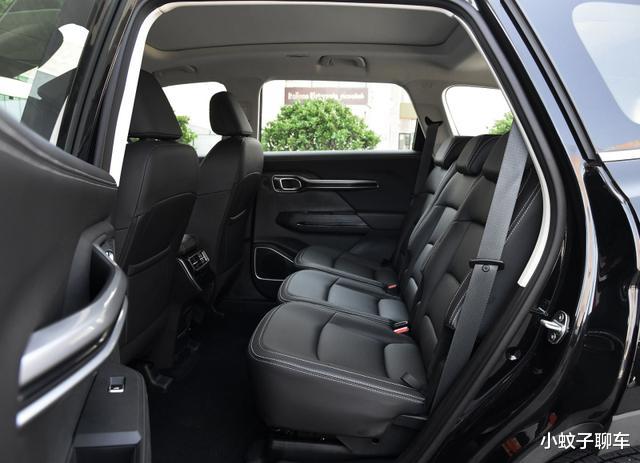 【保时捷卡宴】吉利首款中型SUV来了,轴距2815mm 5座、7座任选,看价格基本稳了