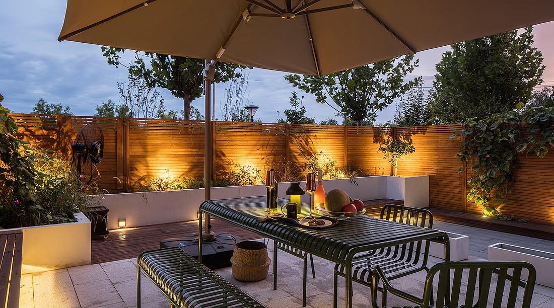 |她70㎡“去客厅化”之家,凭着书墙和庭院圈粉无数,网友:住不腻