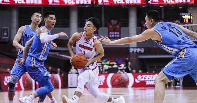 北京男篮|领先近20分还输球 北京首钢球迷怒不可遏 发帖称这是北京男篮耻辱