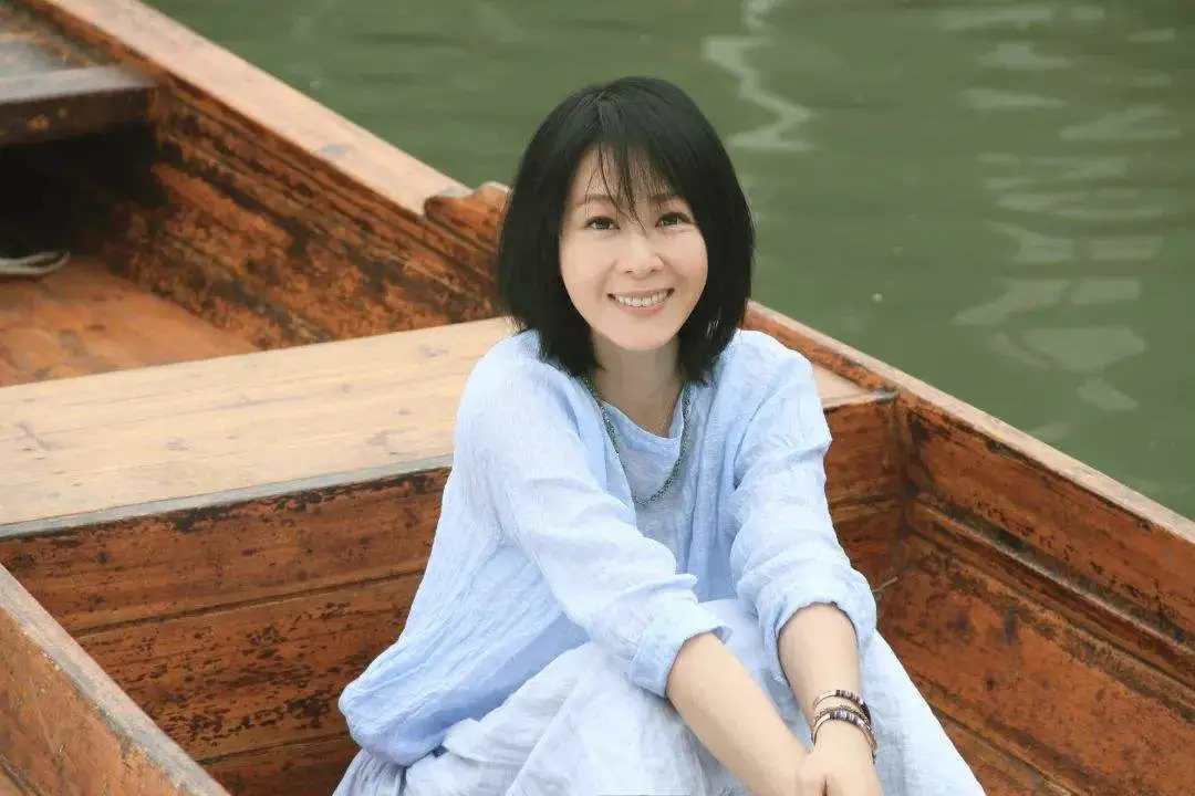 刘若英|她出生名门，却爱了有妇之夫15年，与丈夫分床睡9年终获幸福