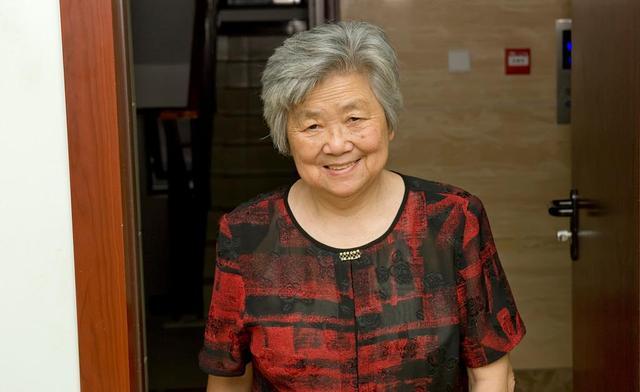 池塘|65岁老人新潮观念：我有退休金，找老伴不同居不领证，日子很舒心