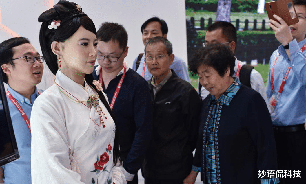 机器人|正式确认！“女性机器人”虽然功能性强大，但却不能代替真人