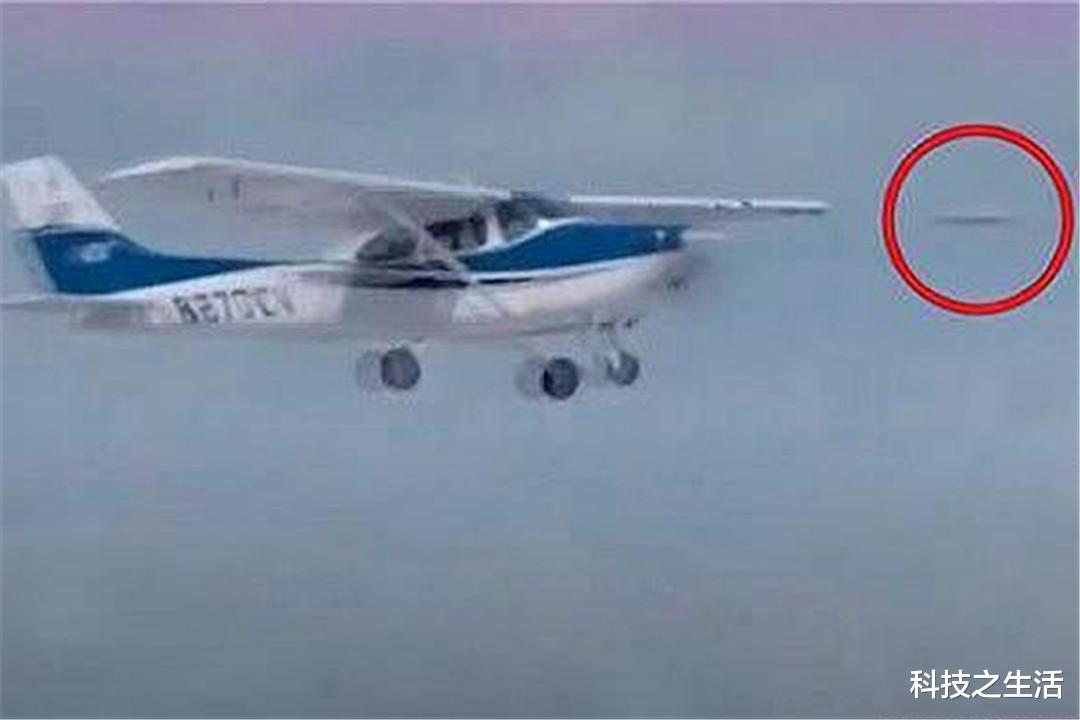 外星人|外星人出现了？美国上空出现“雪茄状”UFO，就在私人飞机旁边！