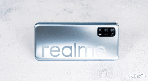 iqoo|realme新机首战告捷，靠性价比一鸣惊人，斩获数个销量冠军