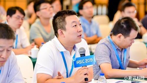 「芯片」中国芯片再传捷报，国产光刻机成功交付，美国芯片巨头却担心断供