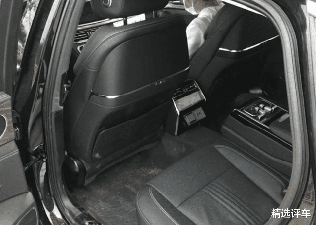 红旗▲首批到店的红旗H9怎么样？气场没让人失望，座舱奢华，再获认可