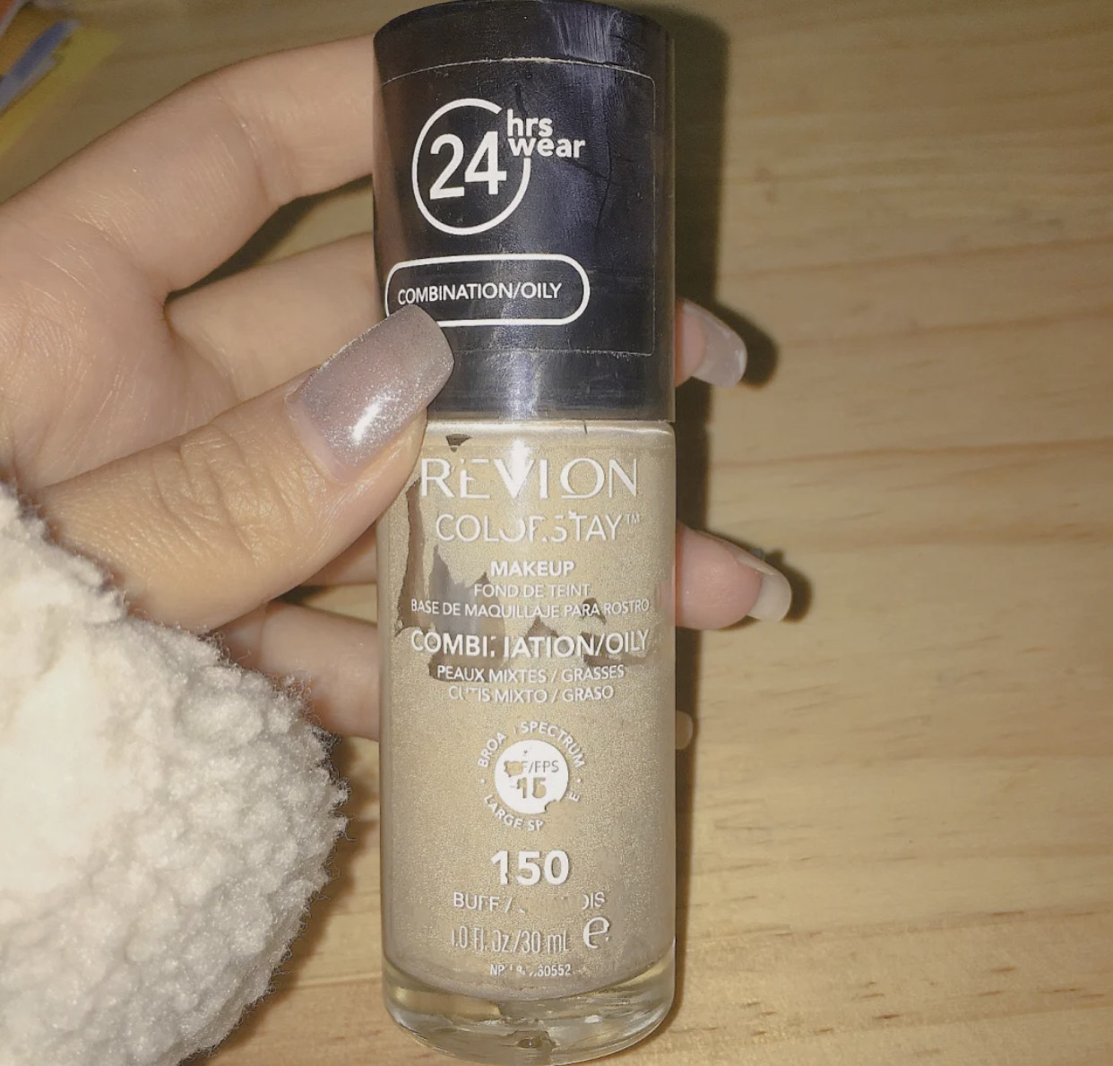 粉底液|这几瓶热门粉底液,干皮有钱也别买,都被“吹”红的,谁用谁知道