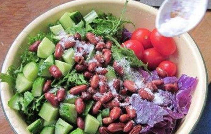 【凉拌】做凉拌菜10人做9人错，大厨教你一招，拌什么菜都好吃