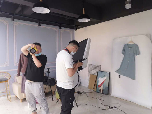 美术|普通家庭的学生，尽量不要选择这四个专业，烧钱还不好找工作