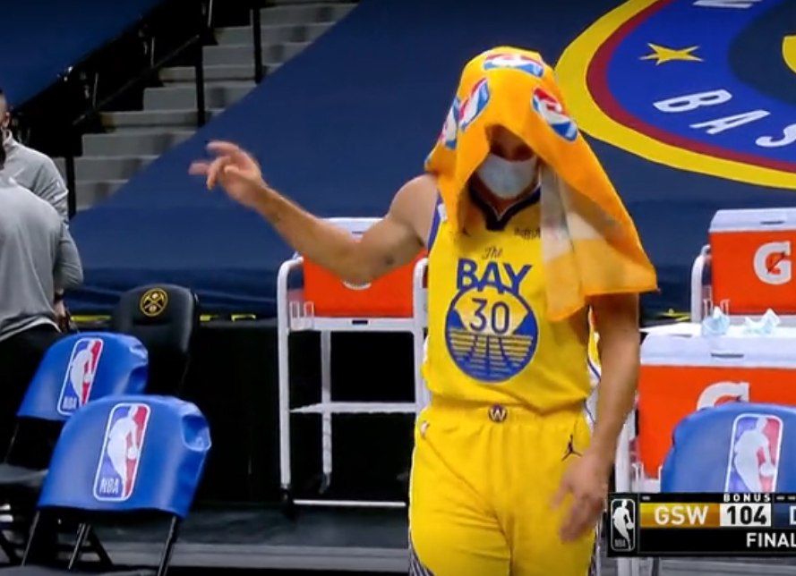 斯蒂芬·庫(kù)里|最后1分多鐘領(lǐng)先10分，掘金卻三人包夾庫(kù)里，楊毅的話一針見(jiàn)血