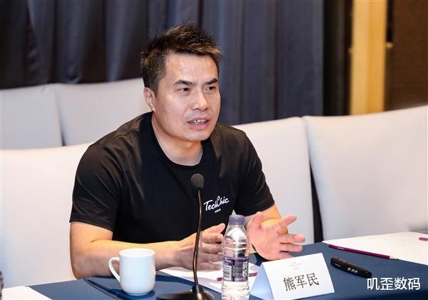 小米跟华为直接干起来了！高层放话对飚，你更支持谁？