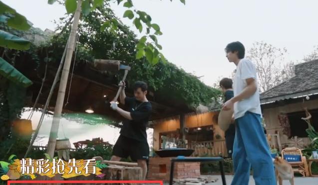 「黄晓明」黄晓明录《向往》性情大变，一进门就搬砖劈柴！baby的评论沦陷了