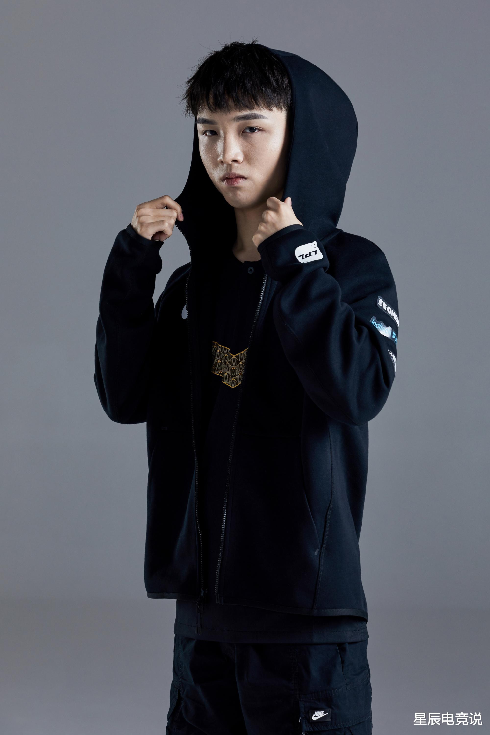 [RNG]RNG不敌FPX只因教练太头铁，四放女枪连续被零封，再不Ban恐连败