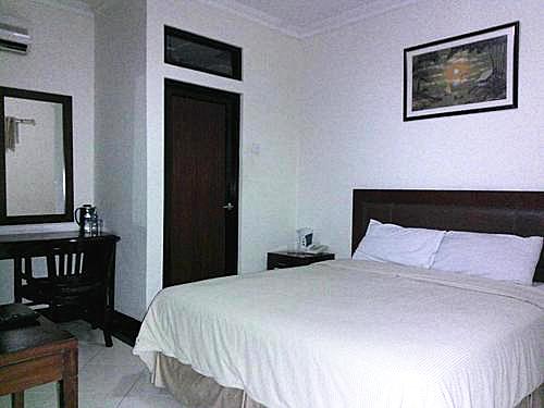 睹图|女孩去酒店面试到晚上仍未回家，结果工作人员在床下发现其尸体