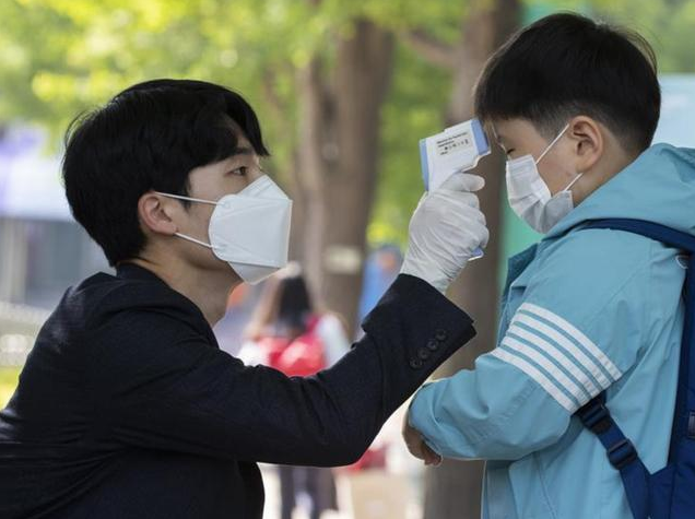 [溺水]新冠疫情未平，又一传染病毒在13个国家出现，专门针对婴幼儿童