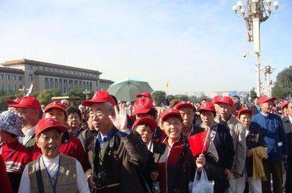 导游|老年旅游团价格超低，难道旅游公司不赚钱？导游：稳赚不亏