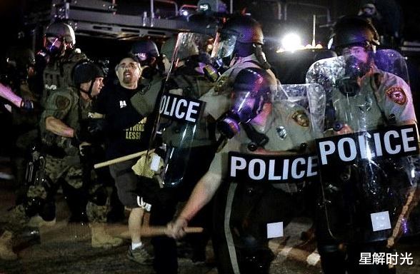 「美国」截止6月4日晚上21：30，美国140城沦陷，“中国人”在暴乱中狂跑