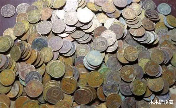 梅花五角：五角硬币最厉害的年份就是此，单枚价值五百元，遇到打死也不能花