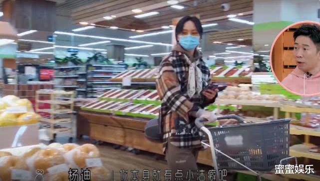 周笔畅▲周笔畅家有2个厨房，开80万车去买菜，一人做鸡腿饭吃已独居15年