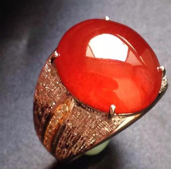 翡翠|极品的翡色翡翠——鸡冠红和鸡油黄翡翠欣赏