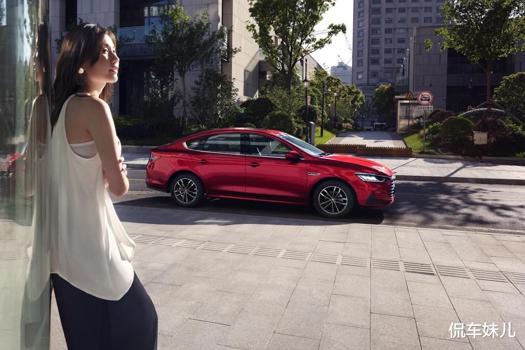 比亚迪|比亚迪家族的失败车，车长4765mm，实测破百8.62秒，月销仅924台