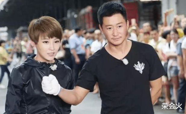 吴京|当初因看不起吴京而分手，嫁入豪门后被抛弃，如今在菜市场谋生