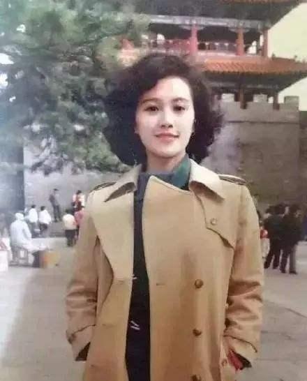 【美颜】没有美颜的时代，才知父母的颜值有多高，网友：一点没遗传到