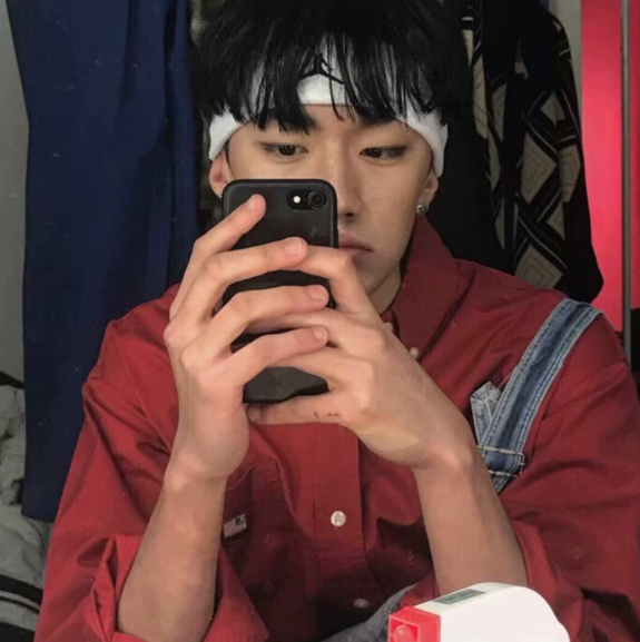 熬夜:熬夜“玩手机”很爽,但身上若出现“3异常”,说明身体已达到极限