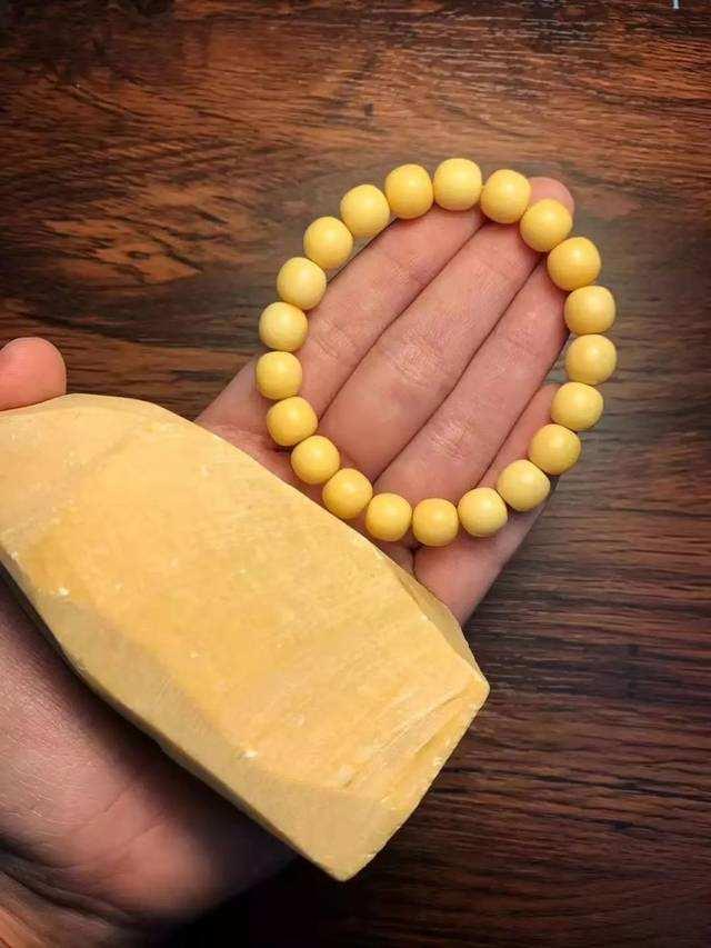 『文玩』缅甸黄玉，2020年文玩界的黑马，还是坑货