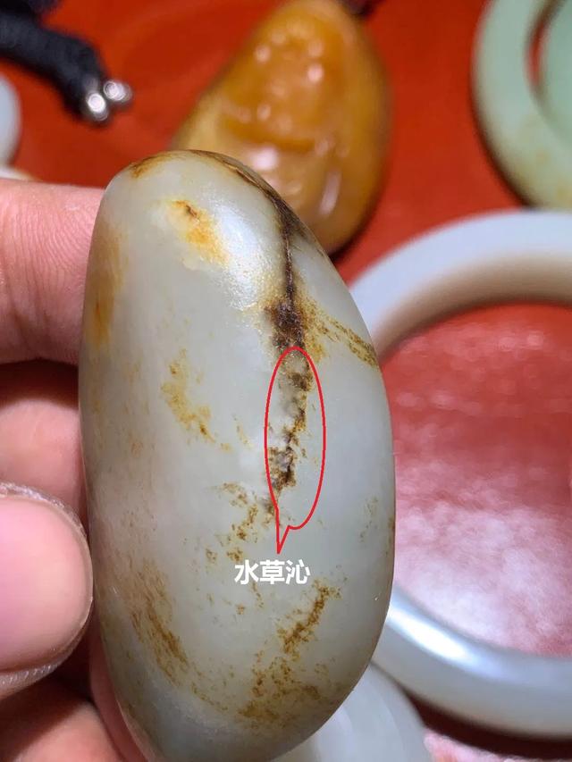 和田玉籽料|原来辨别和田玉籽料还有这样的方法！