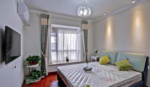 ：第一次见朋友家的装修，进门就被客厅吸引了，效果竟然这么漂亮