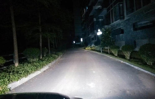 led灯|汽车上可以把卤素大灯换成LED灯泡吗?