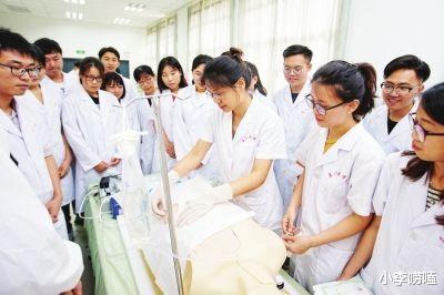 大学|这12所“医学院”实力强悍，可以分为三档，考上家人脸上有光