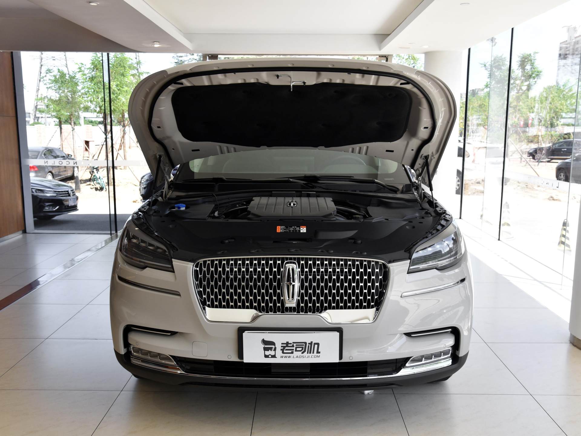 林肯飞行家|车长5米1,标配3.0T+10AT,豪华SUV的它霸气又好开