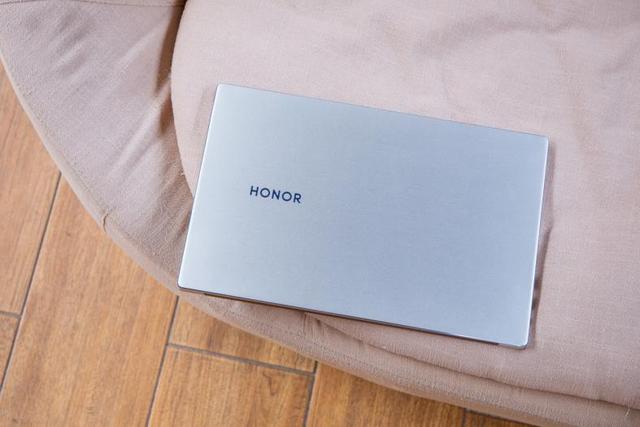 直升机|荣耀打造全场景生态的冠军拼图：荣耀MagicBook 14/15锐龙版深度体验